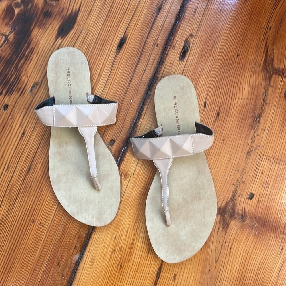 Rebecca Minkoff tan leather thong sandals size 8.5